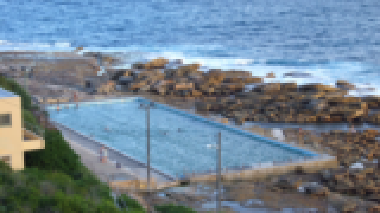 freshwater pool from Wikimedia Commons